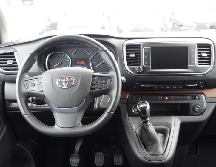 Toyota ProAce Verso 8