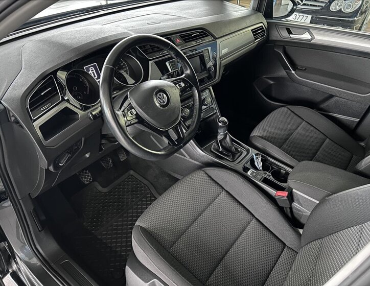 Volkswagen Touran 7
