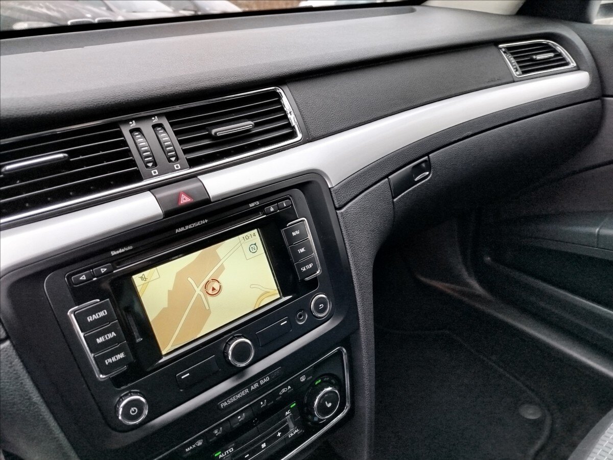 Škoda Superb Kombi 2,0 l 103 kw