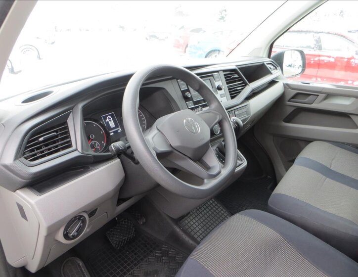 Volkswagen Transporter 12