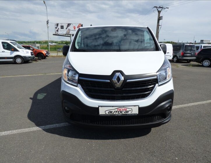 Renault Trafic 8