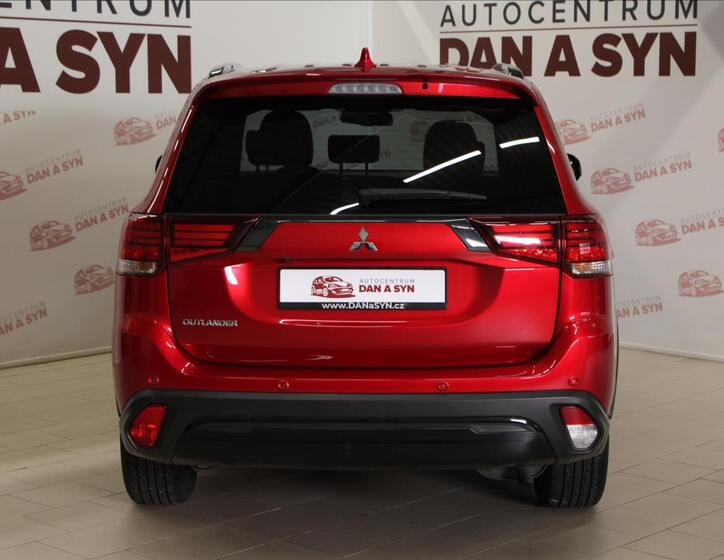 Mitsubishi Outlander 5