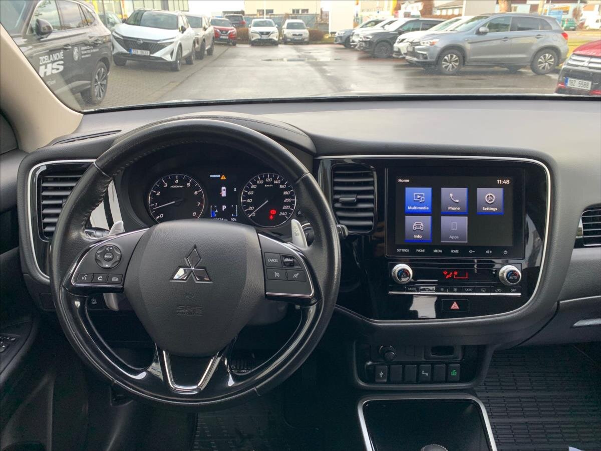 Mitsubishi Outlander SUV 2,0 l 110 kw