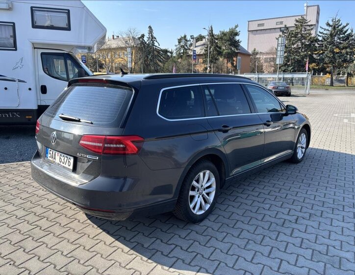 Volkswagen Passat Kombi 2,0 l 110 kw