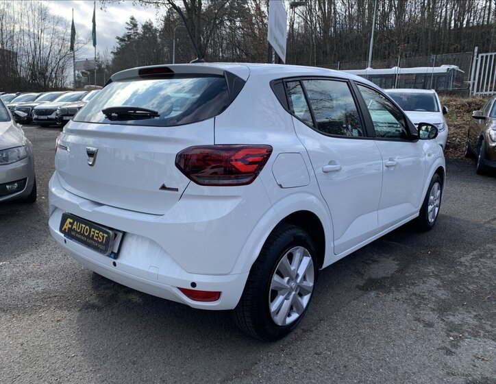 Dacia Sandero 8