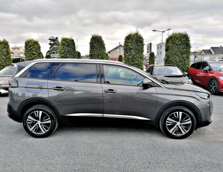 Peugeot 5008 SUV / Terénní 1,5 l 96 kw