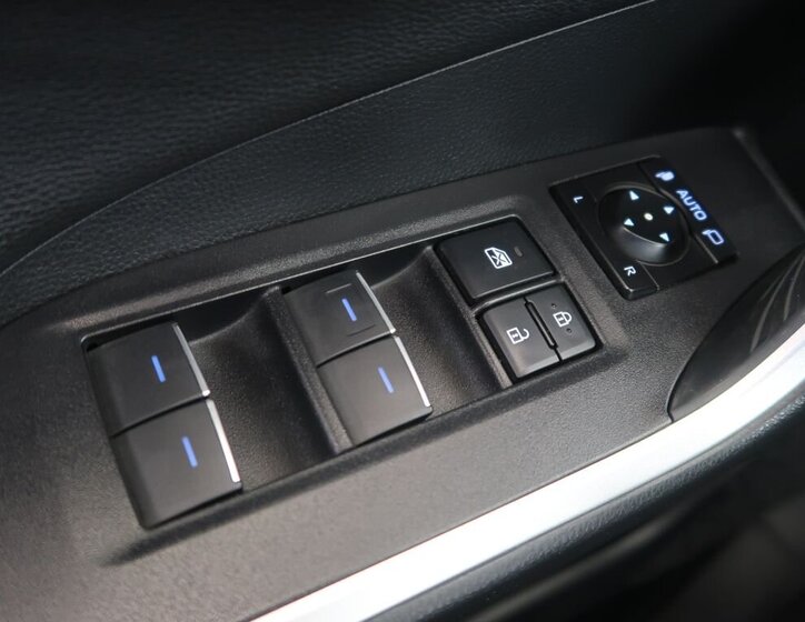 Toyota RAV4 SUV 2,5 l 131 kw