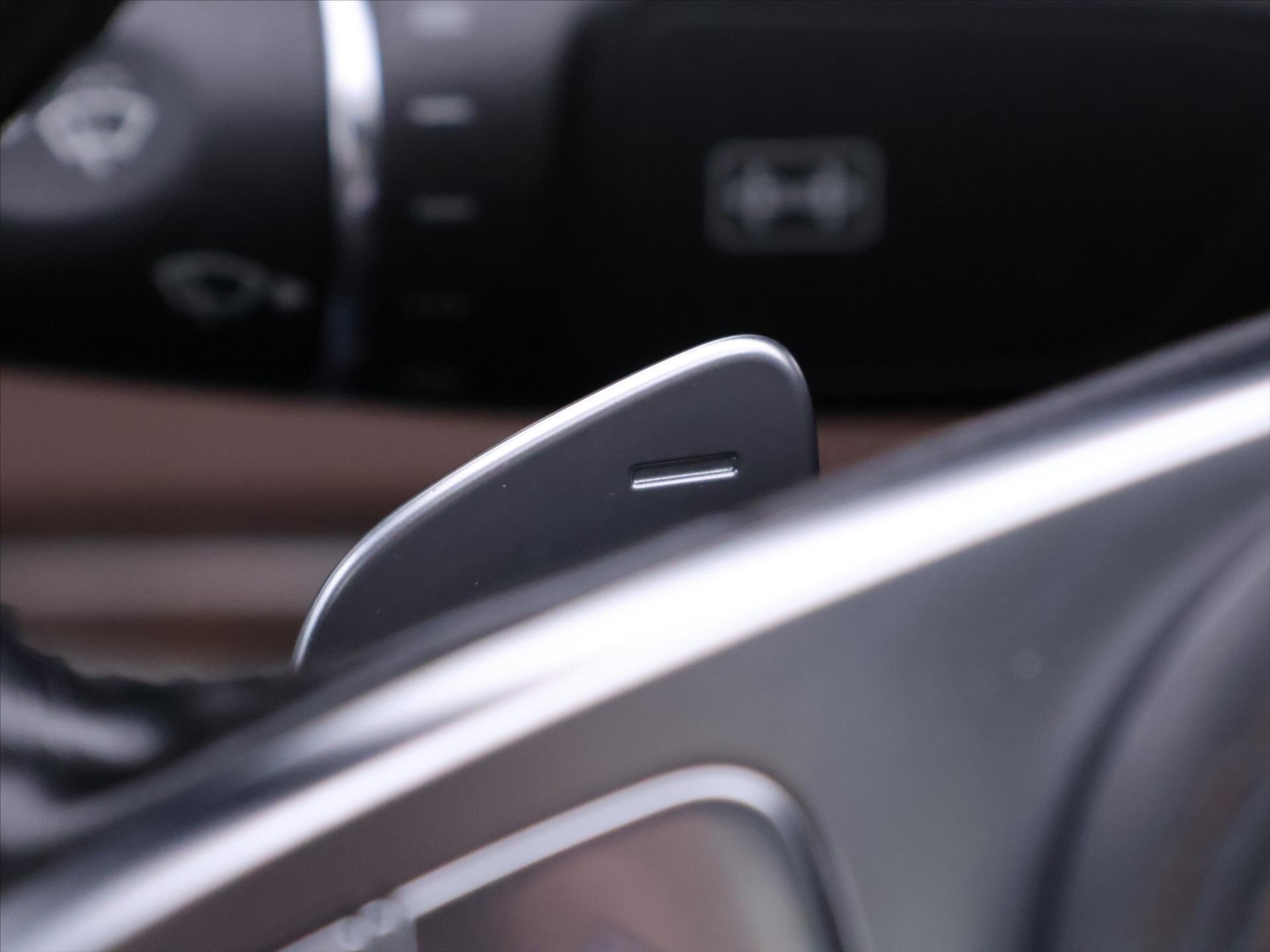 Mercedes-Benz Třídy S Sedan 4,7 l 335 kw