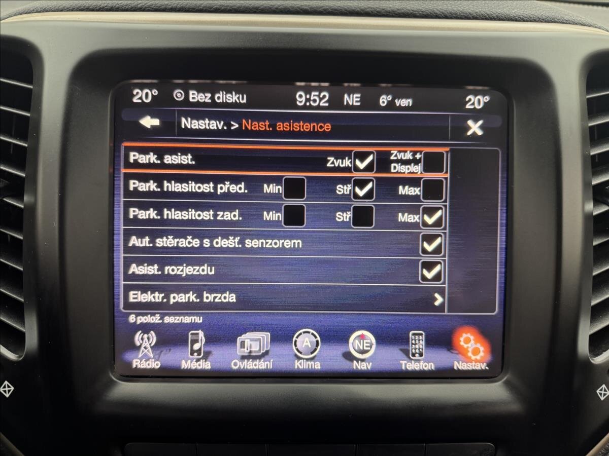 Jeep Cherokee SUV / Terénní 2,0 l 103 kw