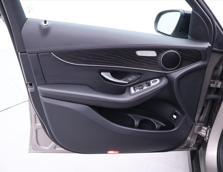 Mercedes-Benz GLC SUV 2,0 l 143 kw