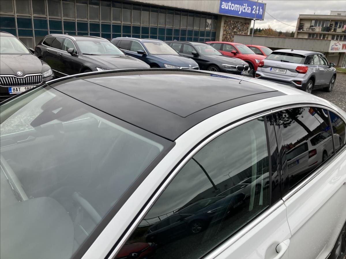 Volkswagen Passat Sedan 2,0 l 110 kw