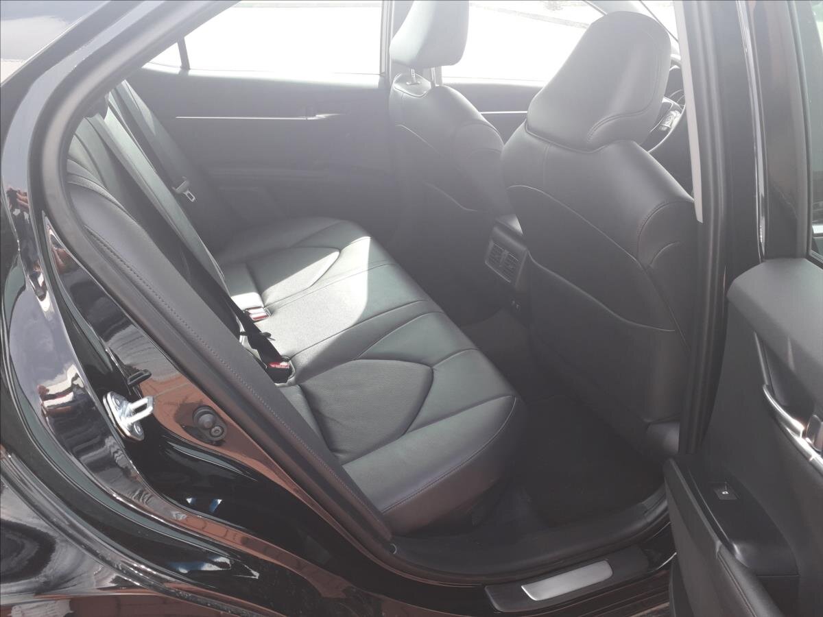 Toyota Camry Sedan 2,5 l 131 kw