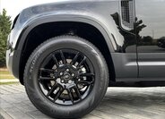 Land Rover Defender 3