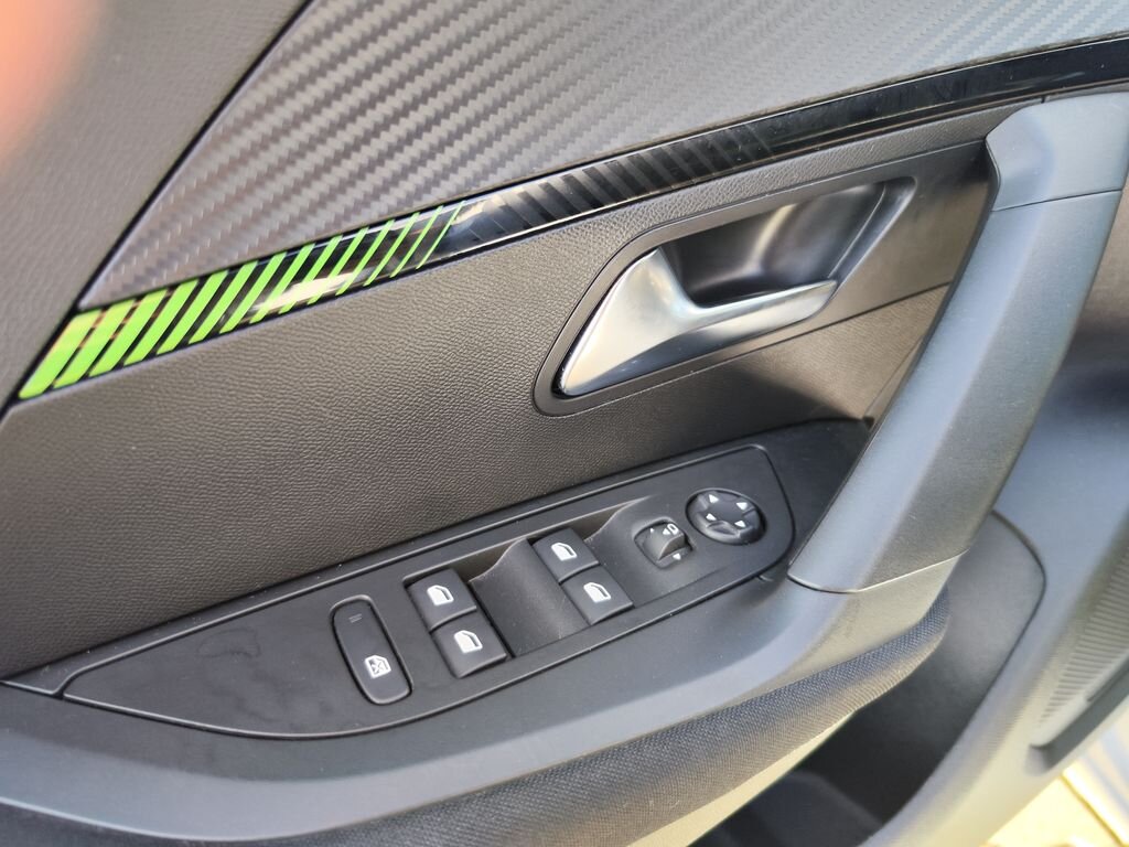 Peugeot 2008 Hatchback 1,2 l 74 kw