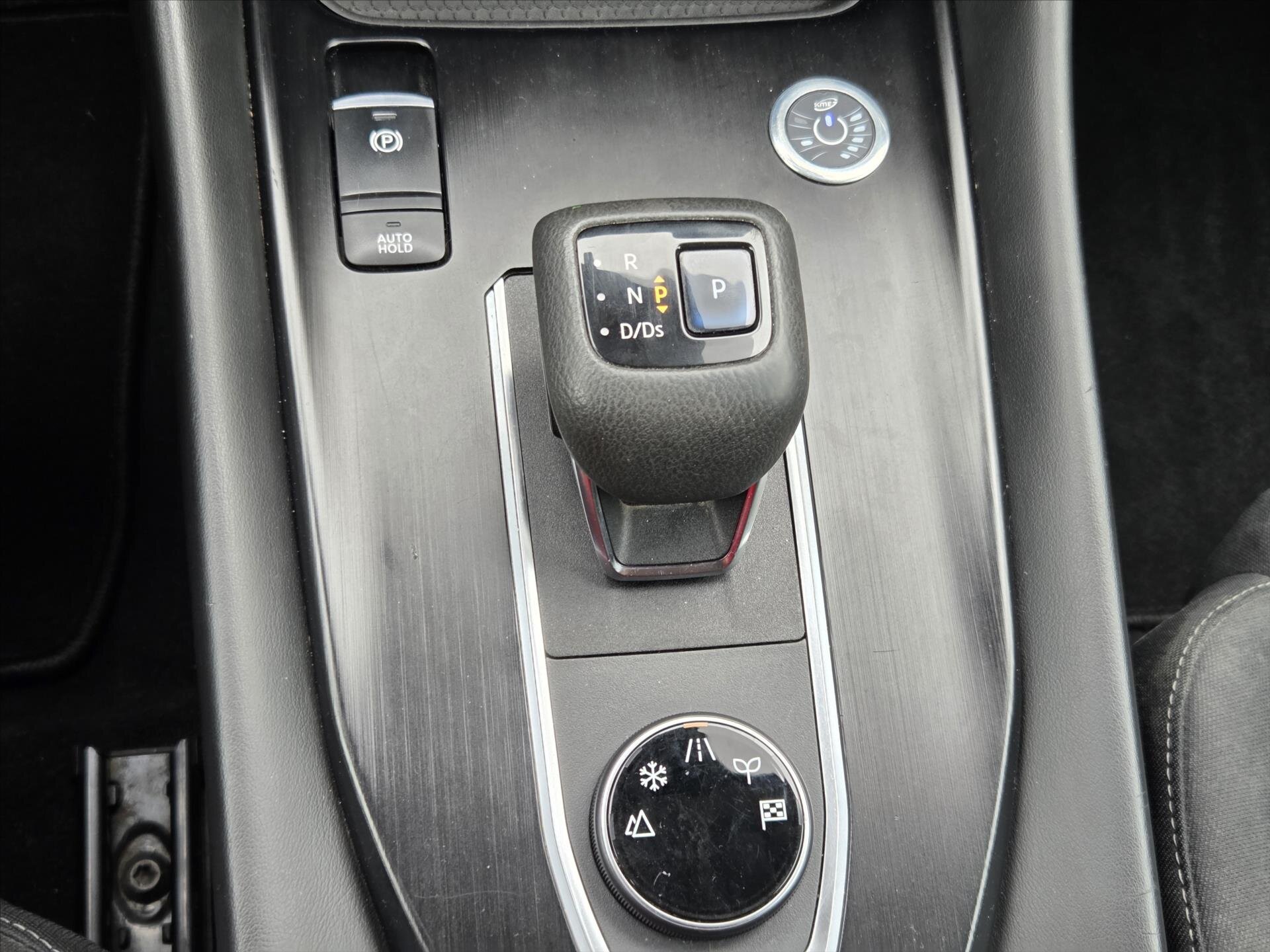 Nissan Qashqai SUV / Terénní 1,3 l 116 kw