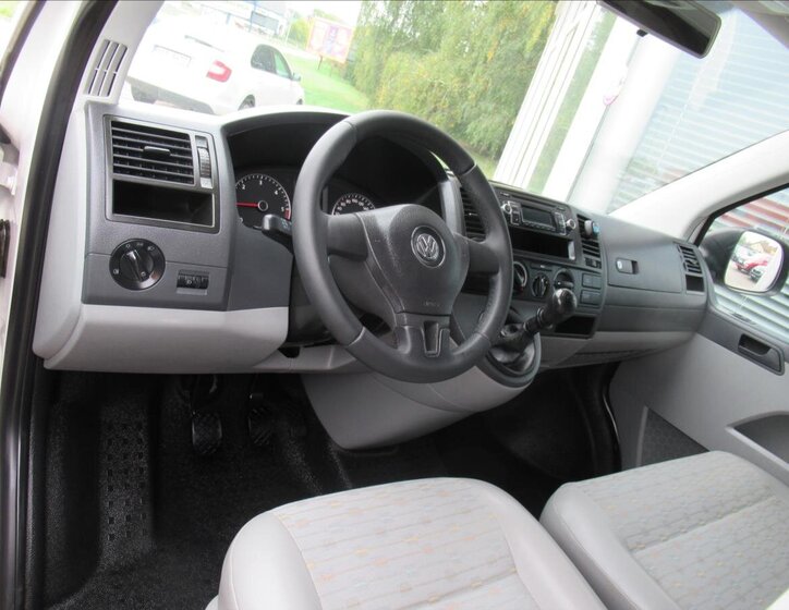 Volkswagen Transporter 9