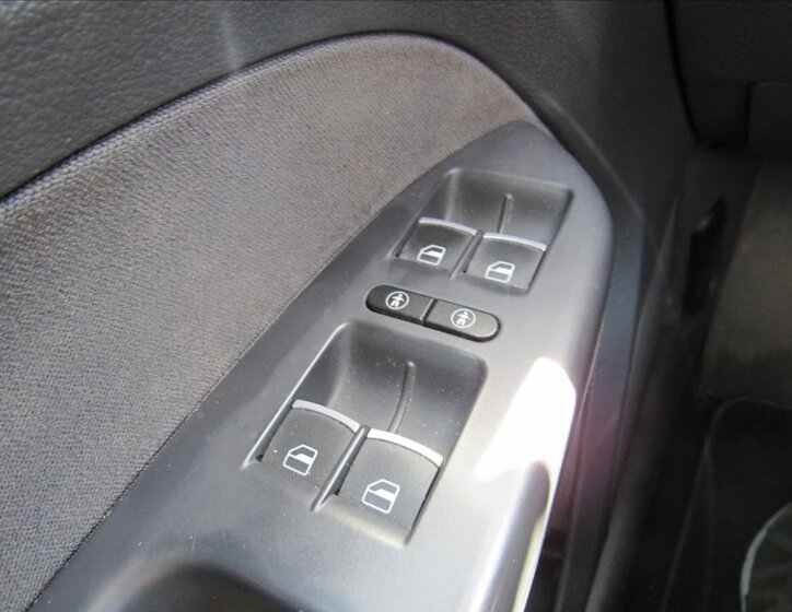 Volkswagen Touran Kombi 1,4 l 103 kw