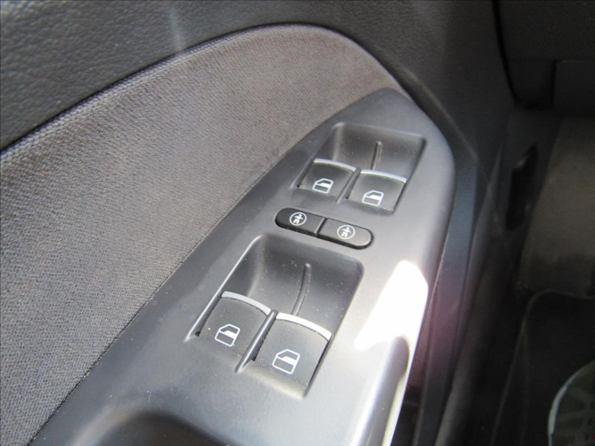 Volkswagen Touran Kombi 1,4 l 103 kw