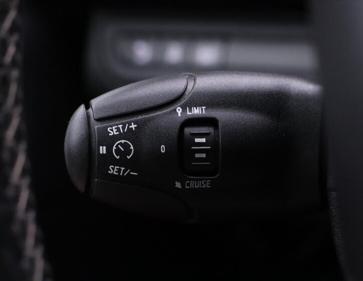 Peugeot 2008 SUV 1,2 l 81 kw