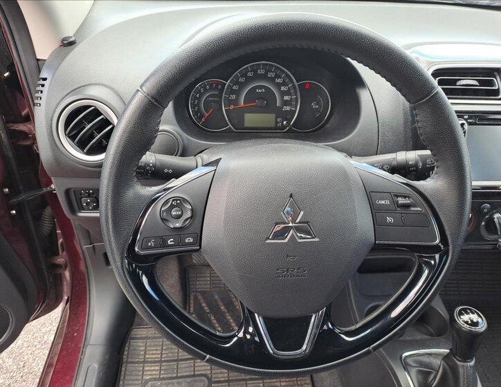 Mitsubishi Space Star 11