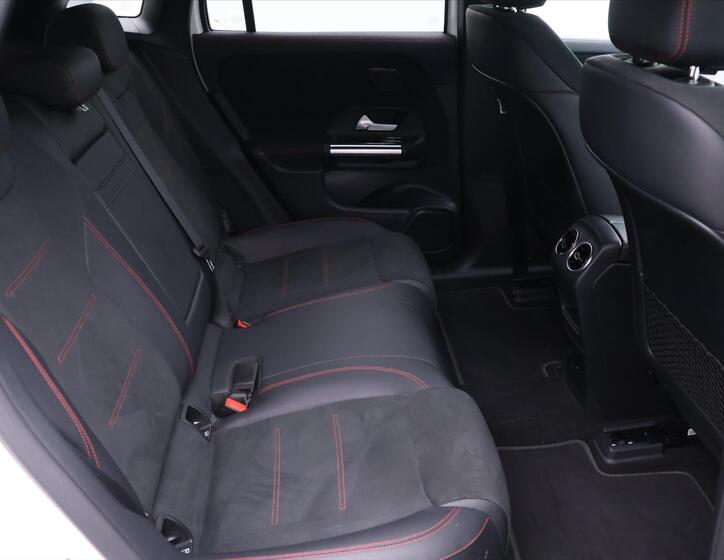 Mercedes-Benz EQA 16