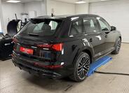 Audi Q7 6