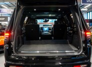 Jeep Grand Wagoneer 6