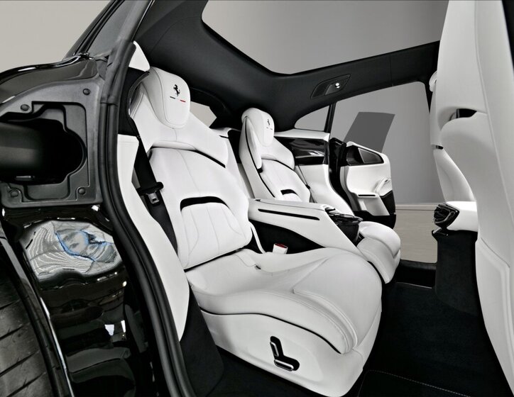 Ferrari Purosangue SUV / Terénní 6,5 l 529 kw