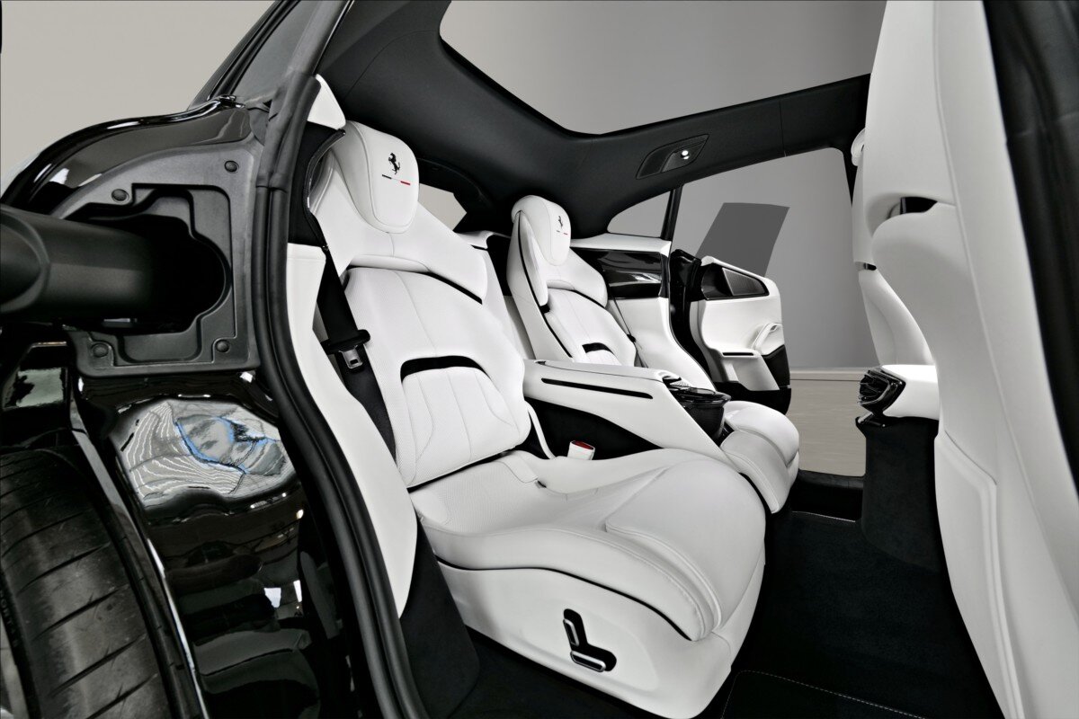 Ferrari Purosangue SUV / Terénní 6,5 l 529 kw