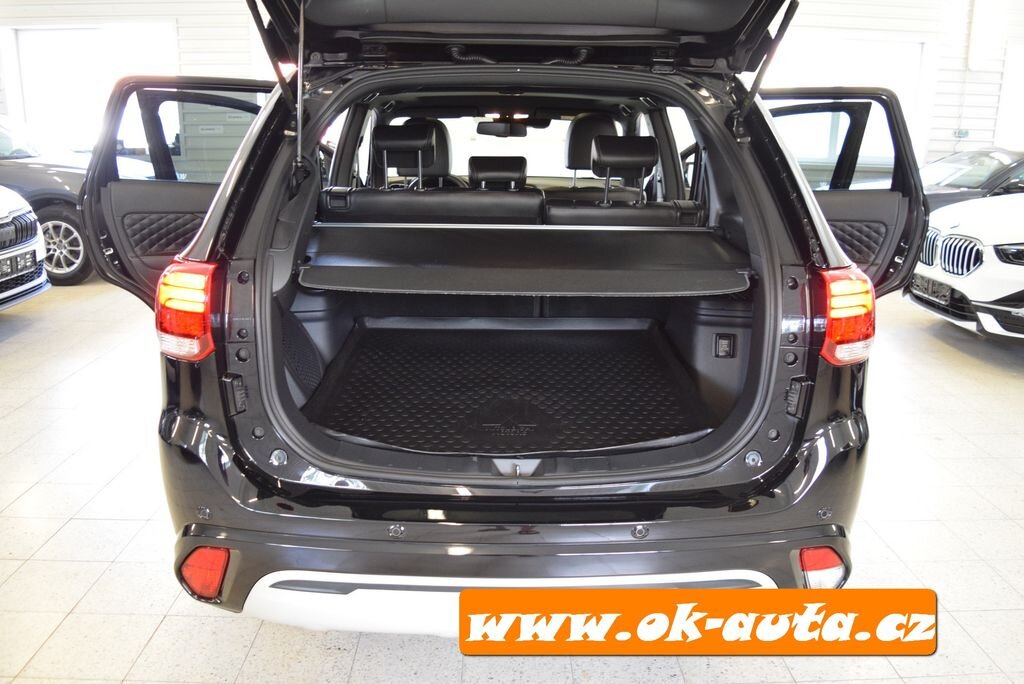 Mitsubishi Outlander SUV 0,0 0