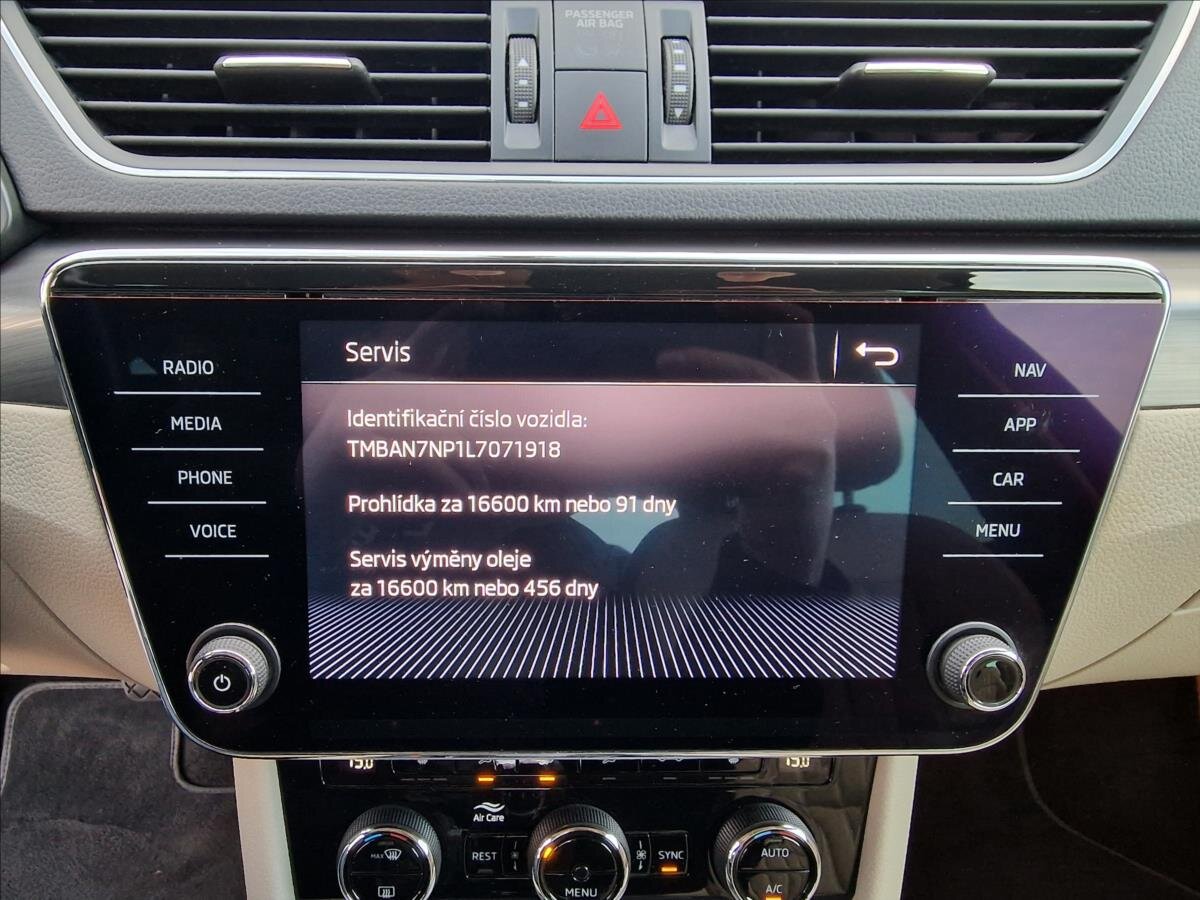 Škoda Superb Liftback 1,5 l 110 kw