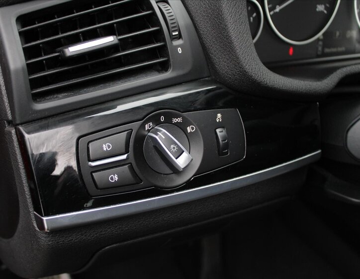 BMW X3 SUV 2,0 l 140 kw