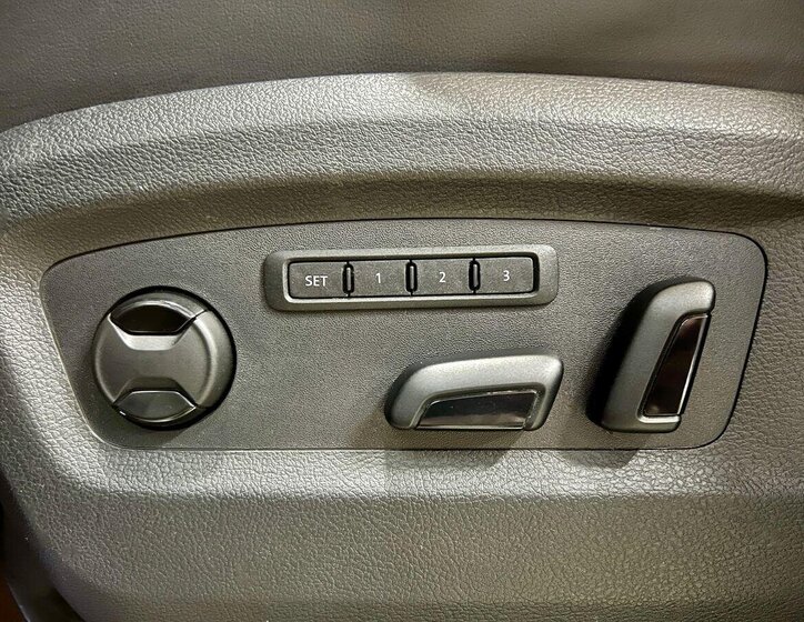 Volkswagen Multivan 19