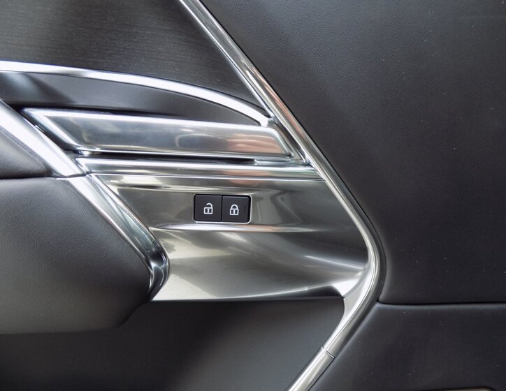 Land Rover Range Rover SUV 4,4 l 390 kw