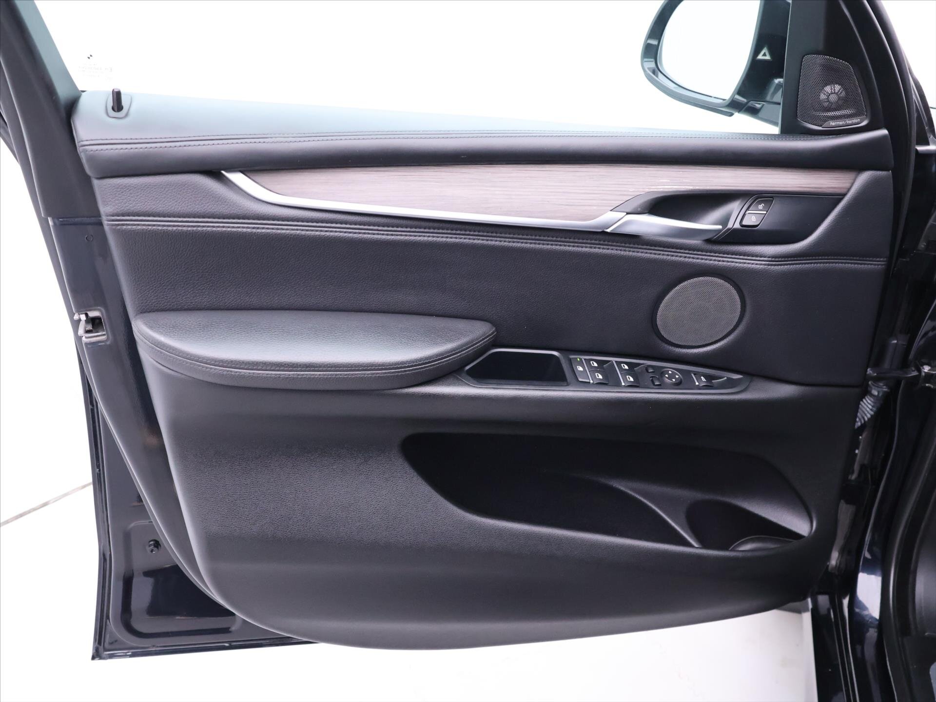 BMW X5 SUV / Terénní 3,0 l 230 kw