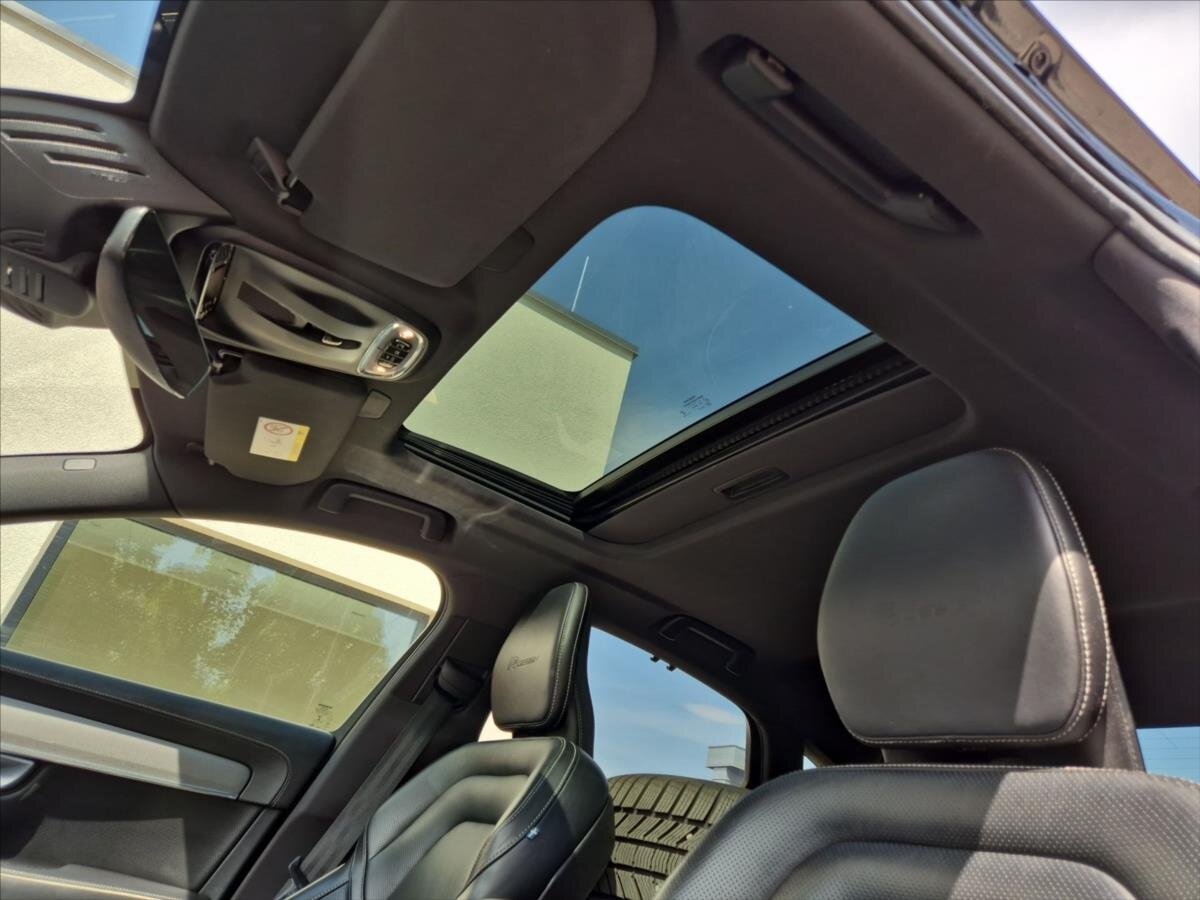 Volvo S90 Sedan 2,0 l 223 kw