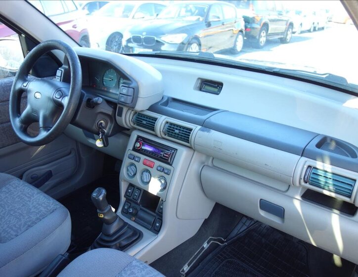 Land Rover Freelander SUV 2,0 l 72 kw