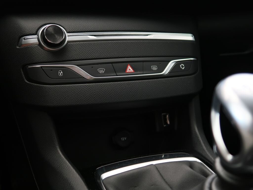 Peugeot 308 Hatchback 1,2 l 81 kw