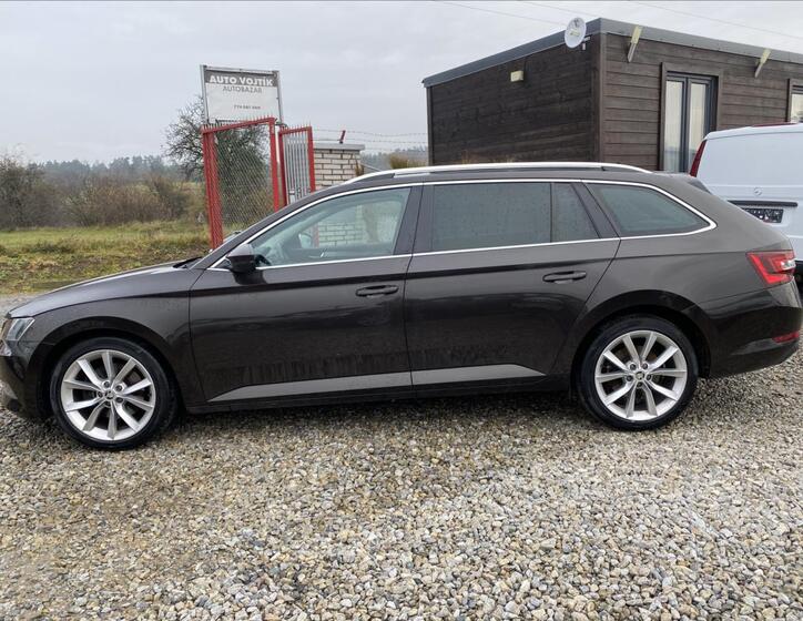 Škoda Superb 8