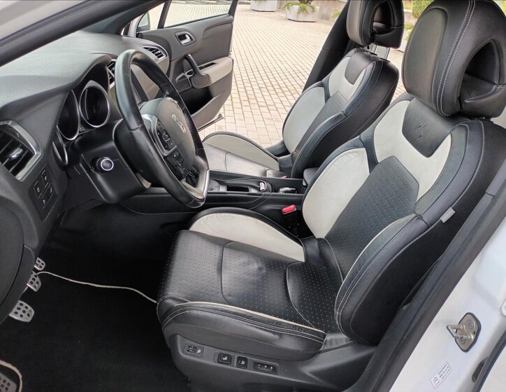 Citroën DS4 Hatchback 1,6 l 147 kw