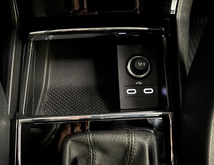 Škoda Karoq SUV / Terénní 1,5 l 110 kw