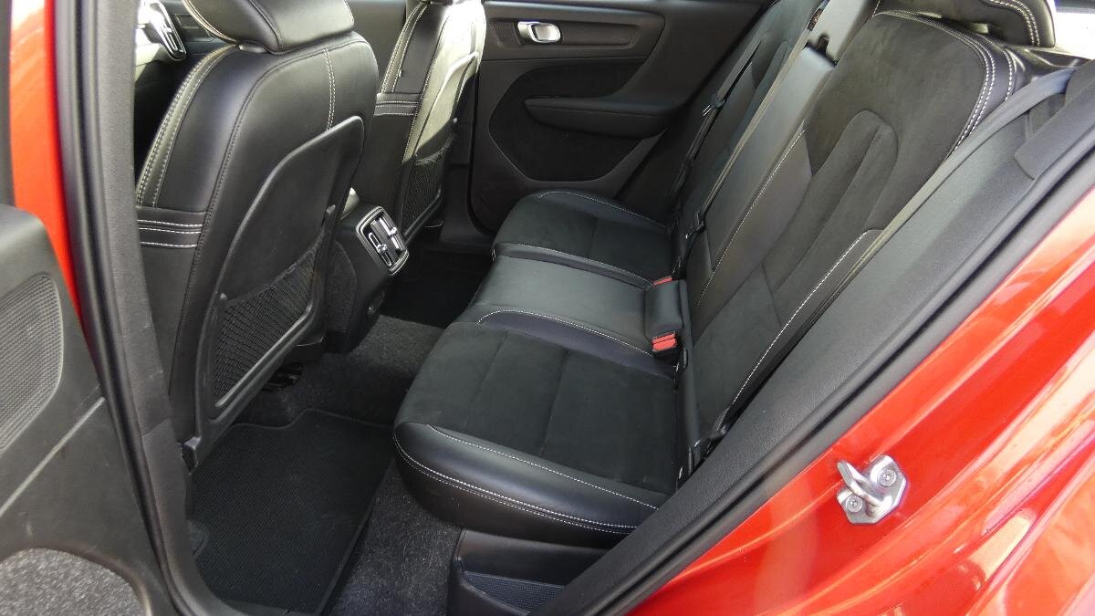 Volvo XC40 SUV / Terénní 2,0 l 145 kw