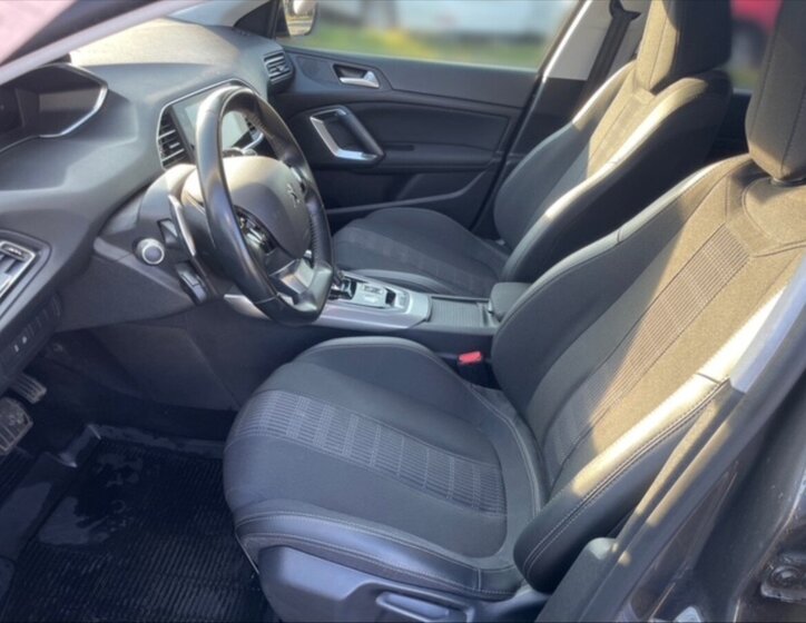 Peugeot 308 7