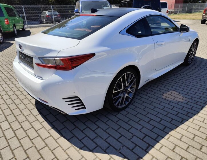 Lexus RC 300h 2