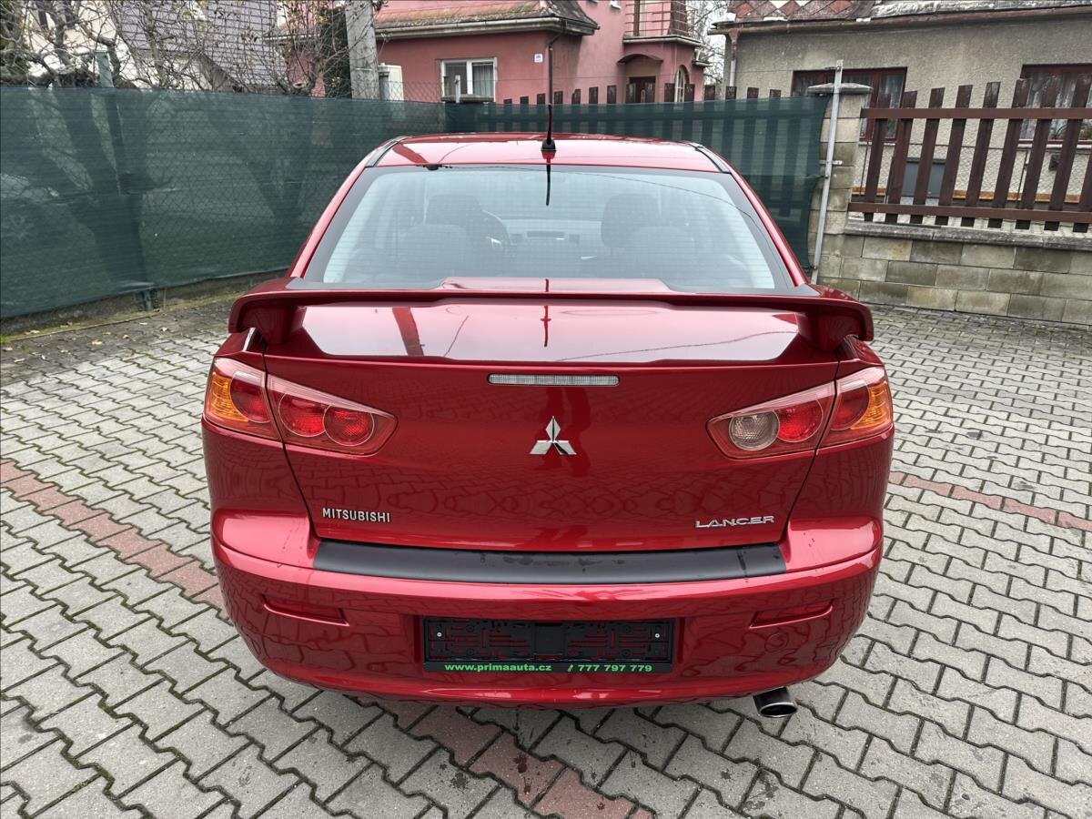 Mitsubishi Lancer Sedan 1,8 l 105 kw