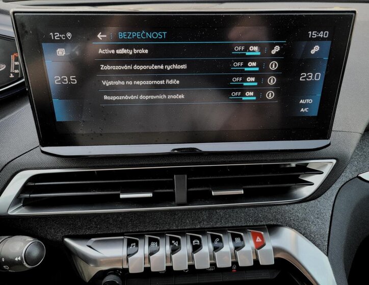 Peugeot 5008 SUV 1,5 l 96 kw