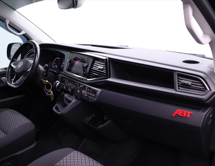 Volkswagen Multivan 24