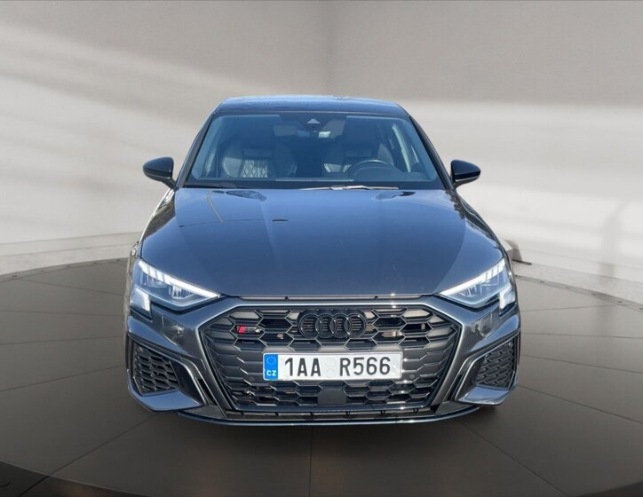 Audi S3 Hatchback 2,0 l 228 kw