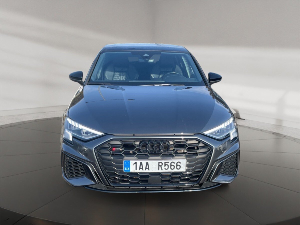 Audi S3 Hatchback 2,0 l 228 kw
