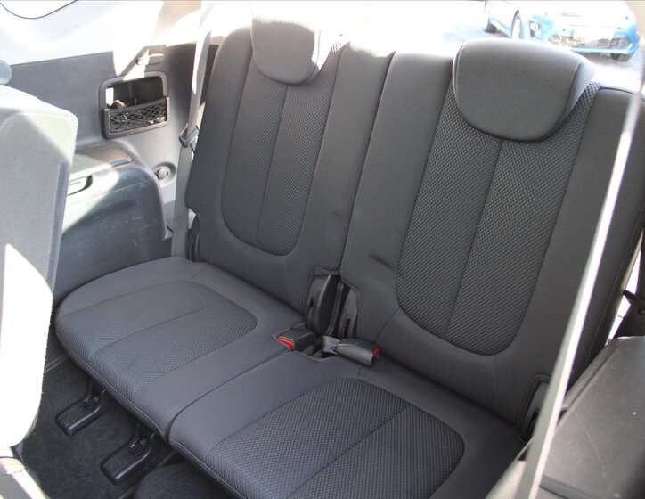 KIA Carens MPV 2,0 l 100 kw